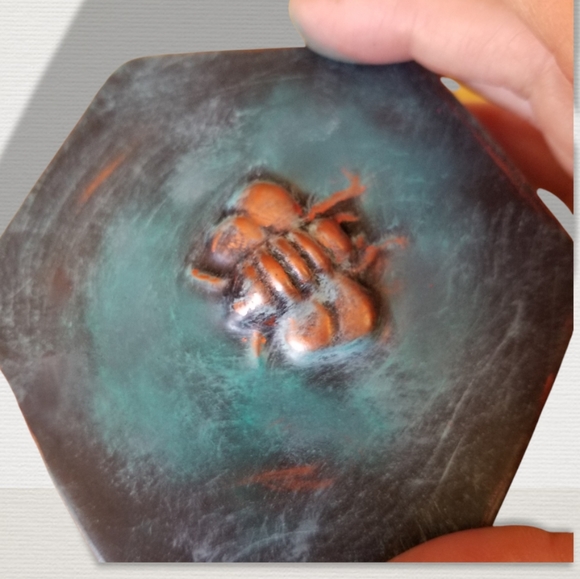 Procelain Bumblebee copper patina finish keepsake box trinket box jewelry box - Picture 2 of 8